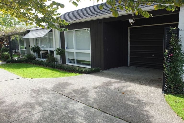 Photo of property in 1/10 Jamell Place, Avonhead, Christchurch, 8042