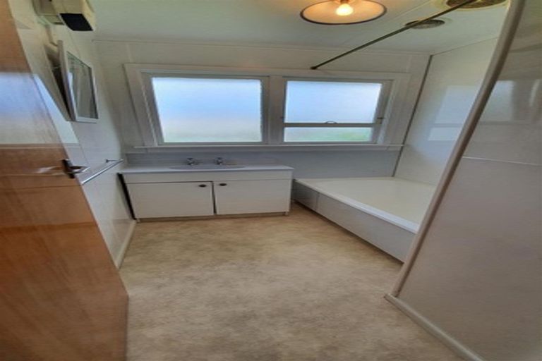 Photo of property in 3 Balmoral Street, Waimate, 7924