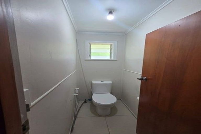 Photo of property in 151 Gossamer Drive, Pakuranga Heights, Auckland, 2010