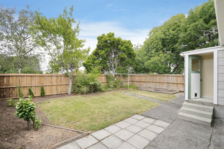 Photo of property in 17 Masham Road, Broomfield, Christchurch, 8042