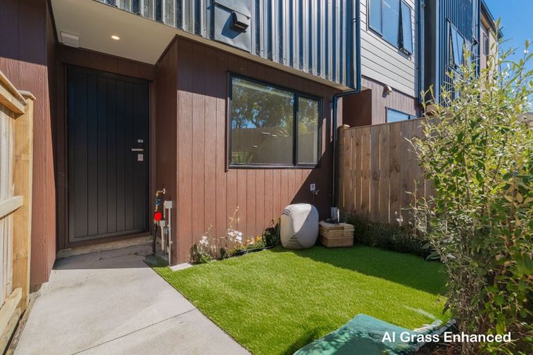 Photo of property in 11/9 Schnapper Rock Road, Greenhithe, Auckland, 0632