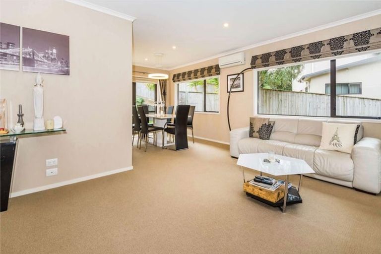 Photo of property in 26 Kilkelly Avenue, Pinehill, Auckland, 0632