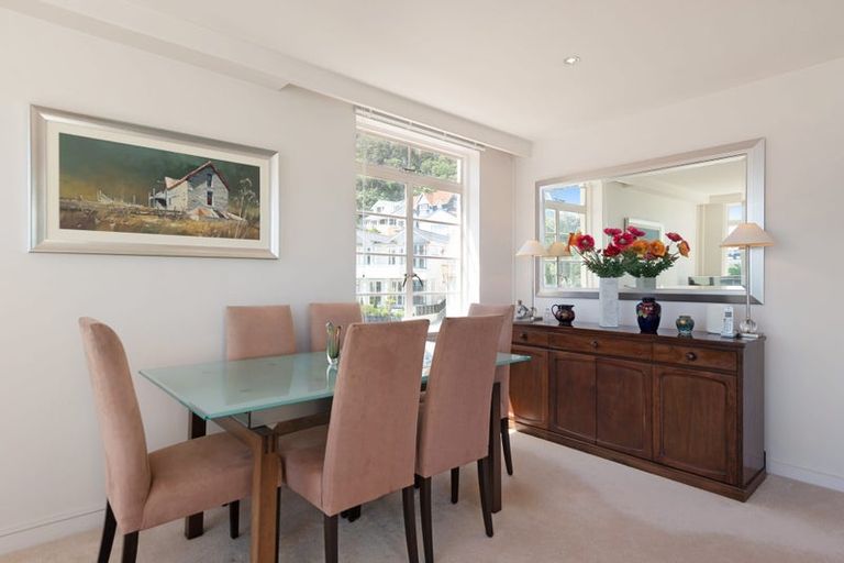 Photo of property in Wharenui Apartments, 274 Oriental Parade, Oriental Bay, Wellington, 6011