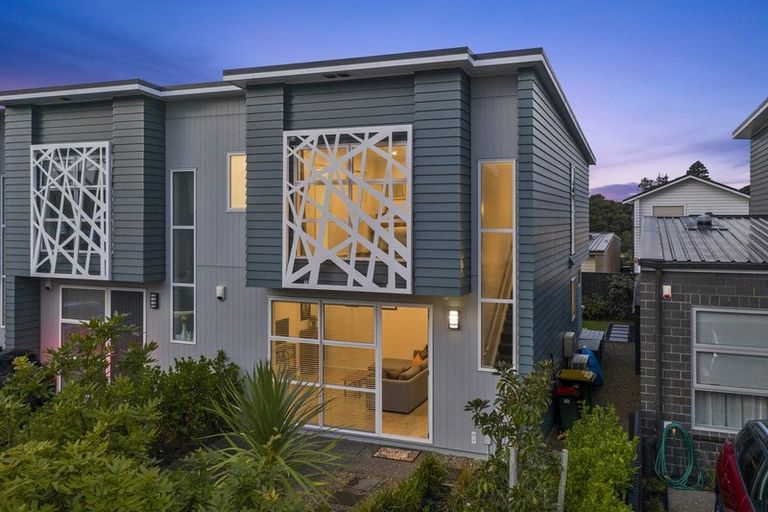 Photo of property in 21 Spotted Dove Road, Hobsonville, Auckland, 0616