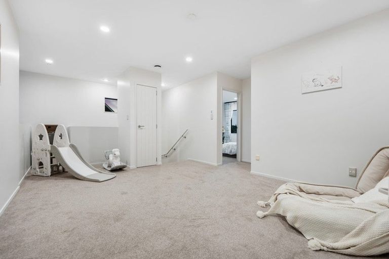 Photo of property in 2 Greville Road, Pinehill, Auckland, 0630