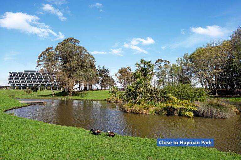 Photo of property in 402/17 Osterley Way, Manukau, Auckland, 2104