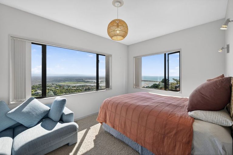 Photo of property in 16 Stoneyridge Close, Mount Pleasant, Christchurch, 8081