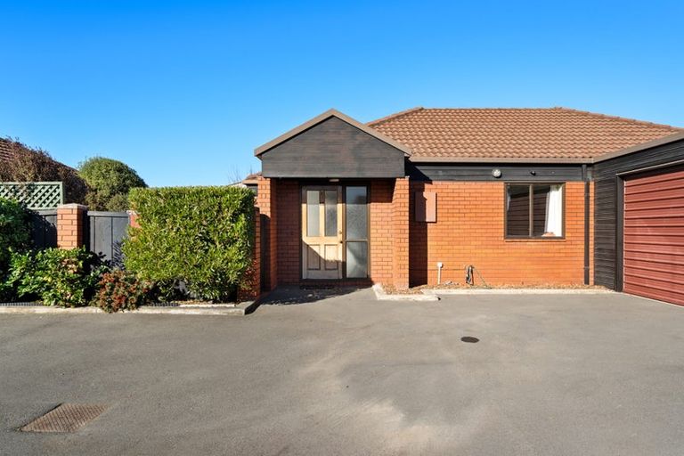 Photo of property in 2/8 Angela Street, Upper Riccarton, Christchurch, 8041