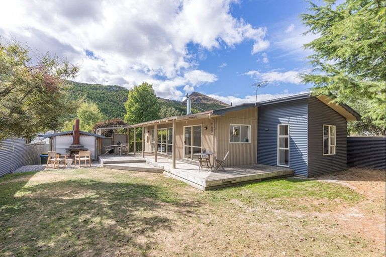 Photo of property in 20 Centennial Avenue, Arrowtown, 9302