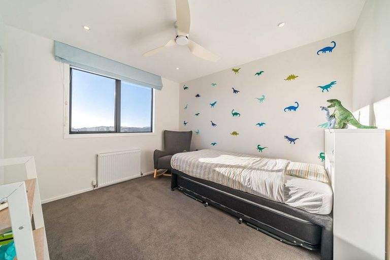 Photo of property in 13 Manapouri Lane, Aotea, Porirua, 5024