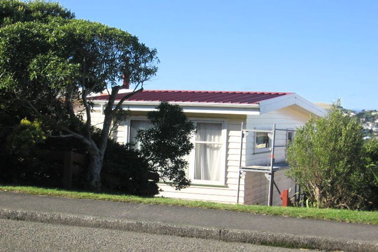 Photo of property in 14 Fairburn Grove, Johnsonville, Wellington, 6037