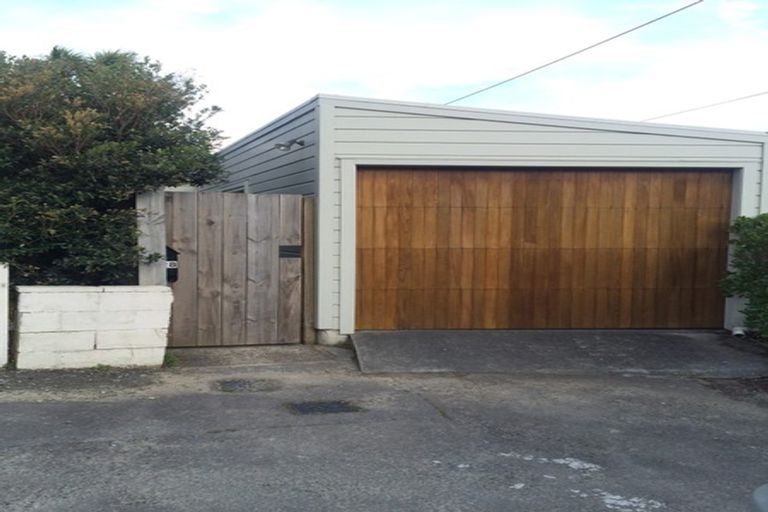 Photo of property in 28 Mortimer Terrace, Aro Valley, Wellington, 6021