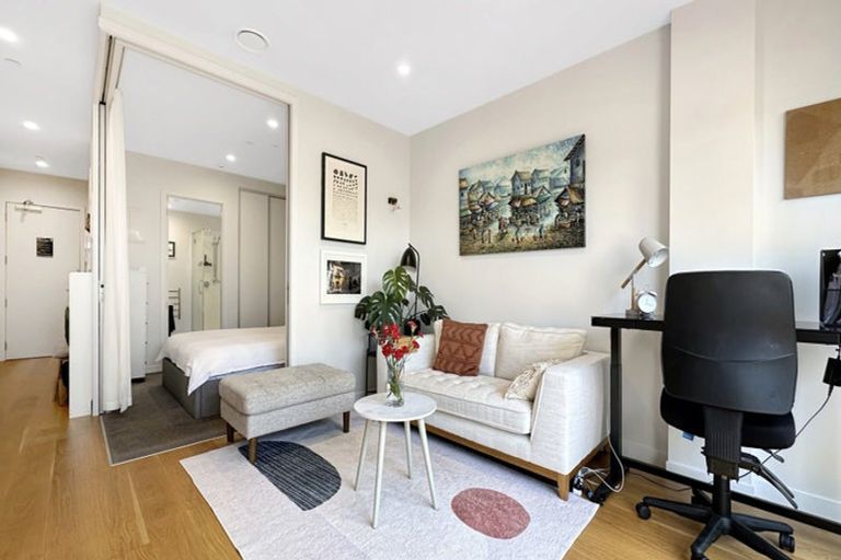 Photo of property in Frank Sargeson Apts, 6/74g Anzac Street, Takapuna, Auckland, 0622