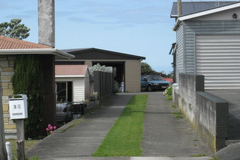 Photo of property in 35 Lee Street, Castlecliff, Whanganui, 4501