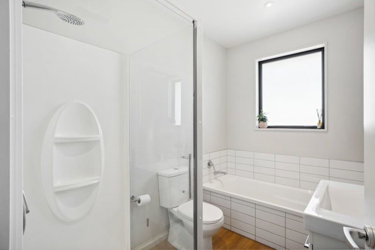 Photo of property in 12 Warbler Lane, Albert Town, Wanaka, 9305