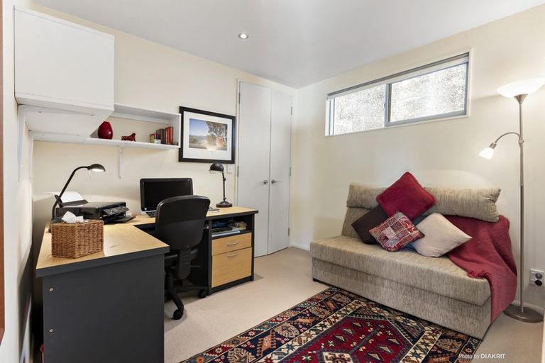 Photo of property in 4/279 Karaka Bay Road, Karaka Bays, Wellington, 6022