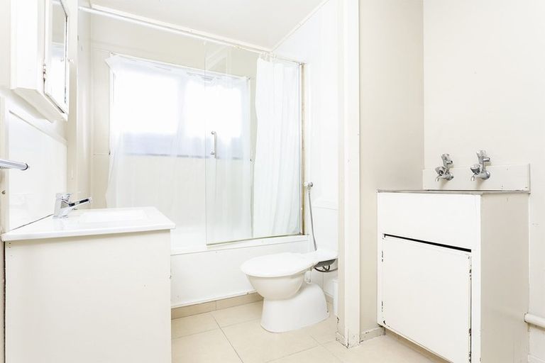 Photo of property in 1/34 Rata Street, New Lynn, Auckland, 0600