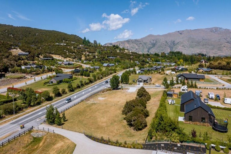 Photo of property in 4 Mount Linton Avenue, Wanaka, 9305