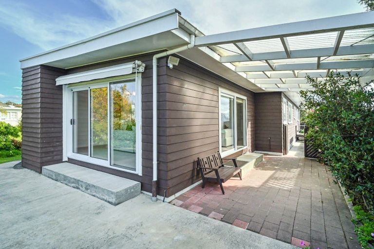 Photo of property in 2 Rakau Street, Havelock North, 4130