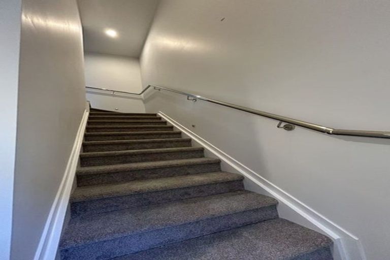 Photo of property in 9/11 Stottholm Road, Titirangi, Auckland, 0604