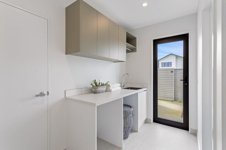 Photo of property in 78 Metoriti Crescent, Karaka, 2124