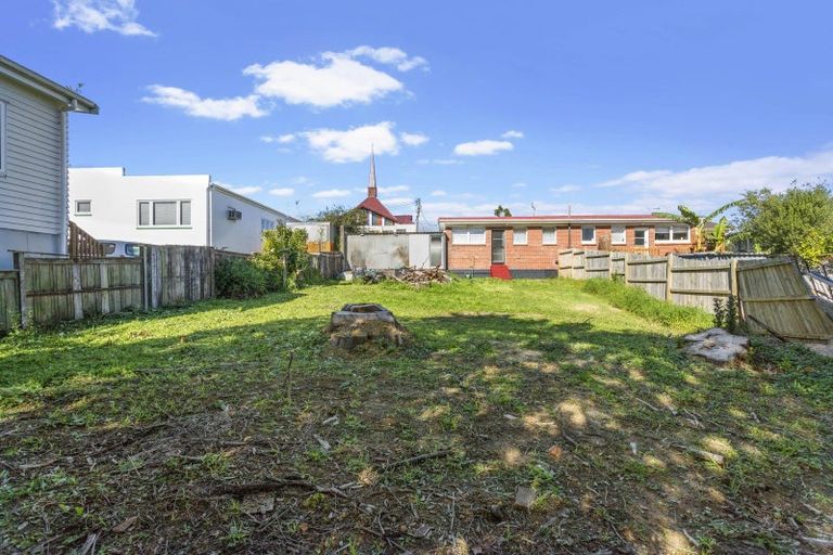 Photo of property in 8 Westward Ho, Glen Eden, Auckland, 0602