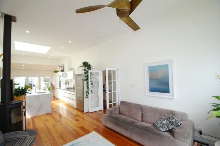 Photo of property in 87 Tiber Street, Island Bay, Wellington, 6023