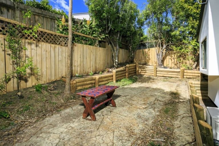 Photo of property in 33 Helleur Road, Massey, Auckland, 0614