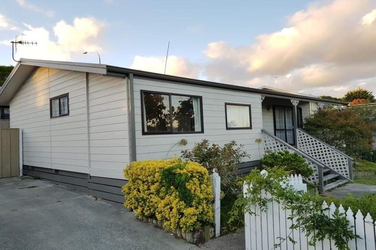 Photo of property in 21 Dahlstrom Grove, Kelvin Grove, Palmerston North, 4414
