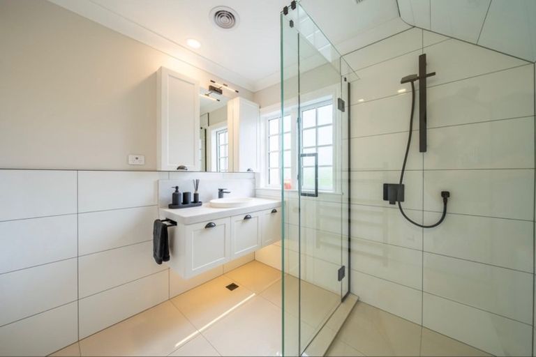 Photo of property in 29 Padnell Crescent, Paparangi, Wellington, 6037