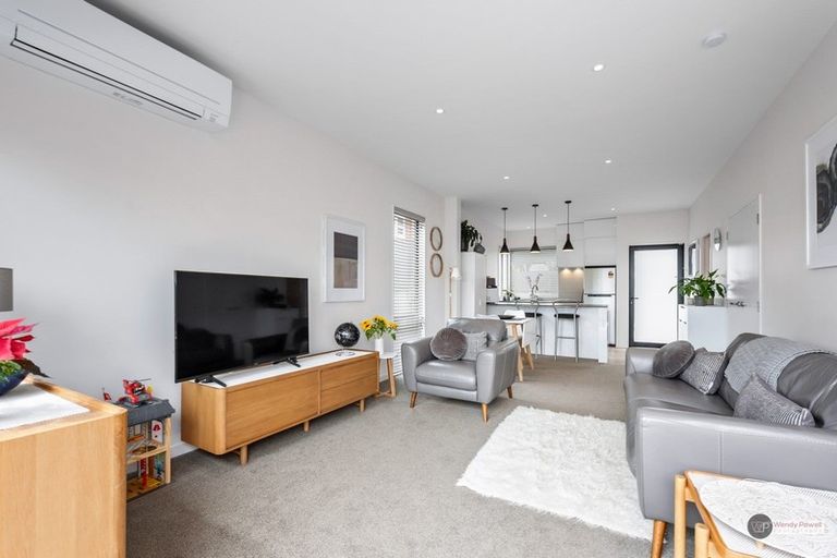 Photo of property in 15/6u Oswald Crescent, Paparangi, Wellington, 6037
