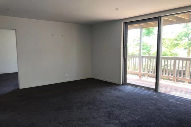 Photo of property in 1/14 Rothesay Bay Road, Rothesay Bay, Auckland, 0630