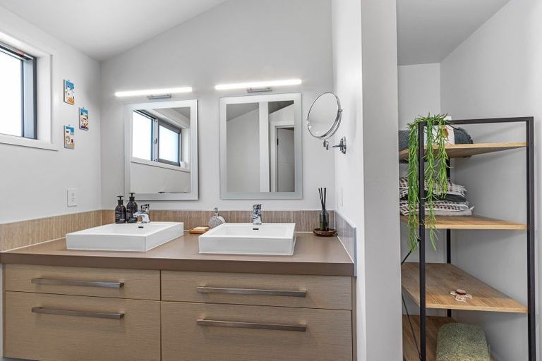 Photo of property in 19 Abbotts Place, Avonhead, Christchurch, 8042