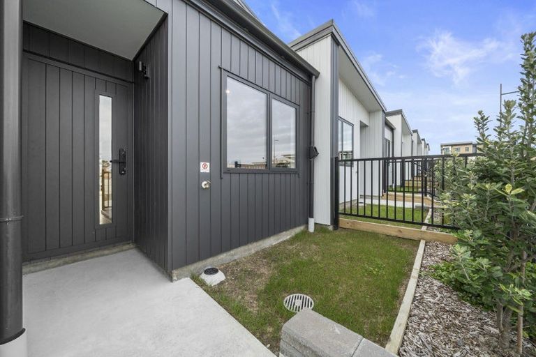 Photo of property in 2/4 Glenburn Road, Hobsonville, Auckland, 0616