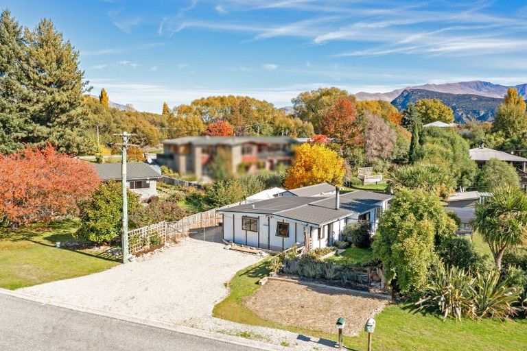 Photo of property in 7 Kinnibeg Street, Albert Town, Wanaka, 9305