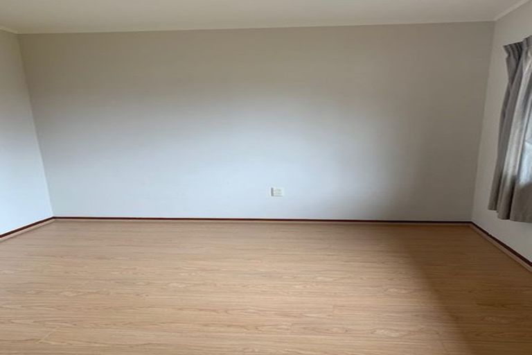 Photo of property in 2/19 Murvale Drive, Bucklands Beach, Auckland, 2014