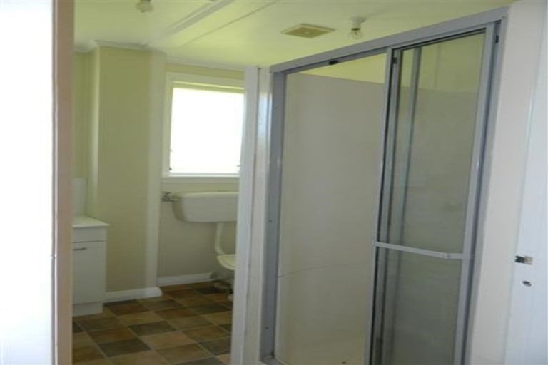 Photo of property in 2 Rakihau Place, Titahi Bay, Porirua, 5022