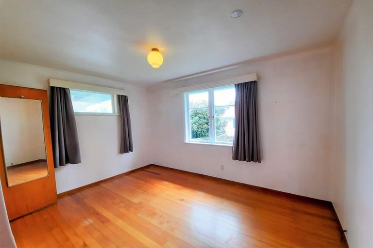 Photo of property in 43 Cutler Street, New Lynn, Auckland, 0600