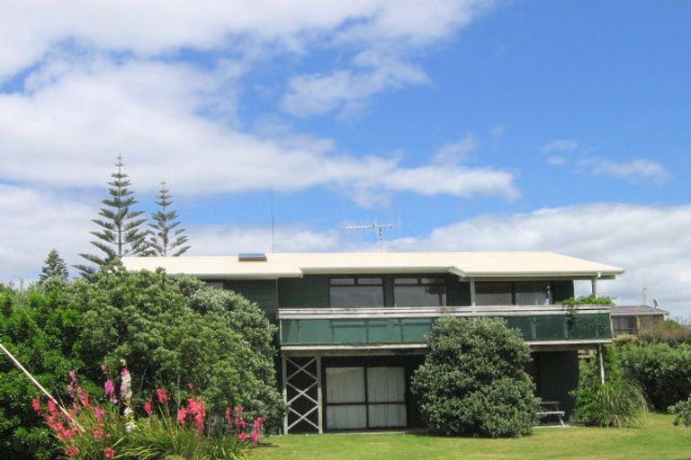 Photo of property in 2 Bway Road, Waihi Beach, 3611