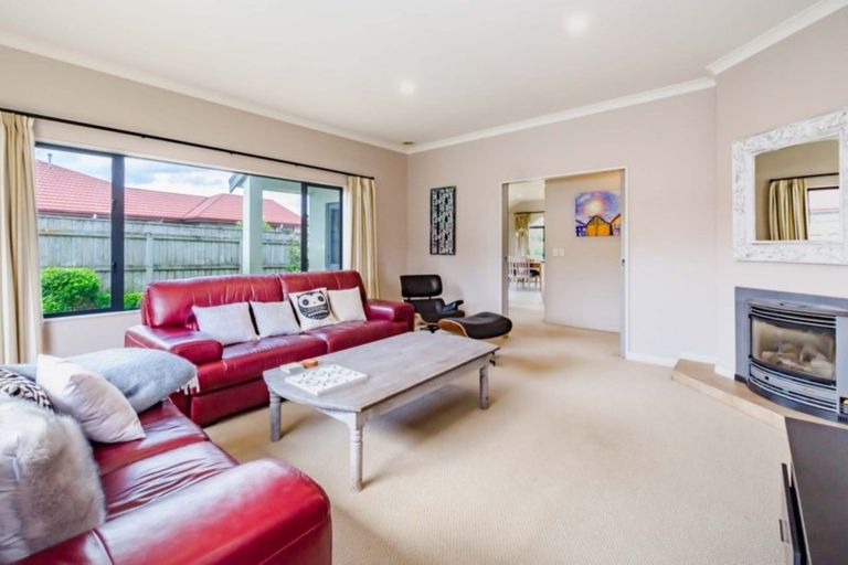Photo of property in 17 Regent Drive, Paraparaumu Beach, Paraparaumu, 5032