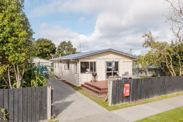 Photo of property in 15 Racecourse Road, Awapuni, Palmerston North, 4412