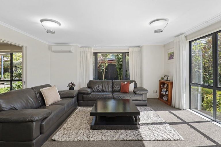 Photo of property in 12 Parkham Drive, Burnside, Christchurch, 8053