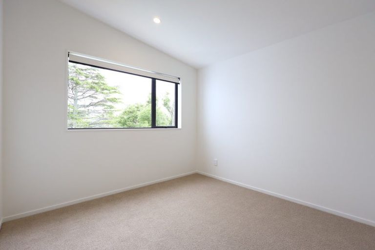 Photo of property in 25 Hutchinson Avenue, New Lynn, Auckland, 0600