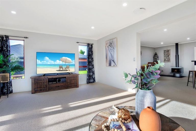 Photo of property in 5 Rembrandt Drive, Rolleston, 7614