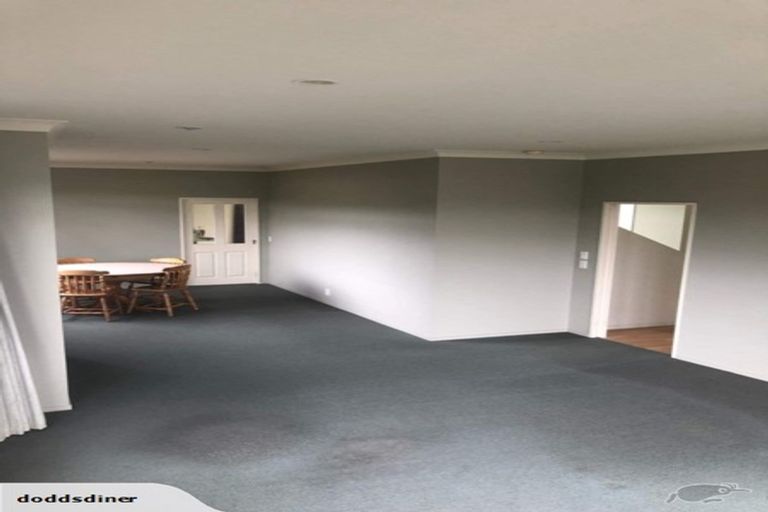 Photo of property in 25 Chippenham Grove, Churton Park, Wellington, 6037