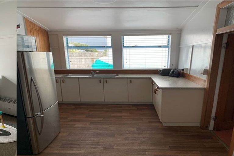 Photo of property in 6 Adelaide Street, Petone, Lower Hutt, 5012