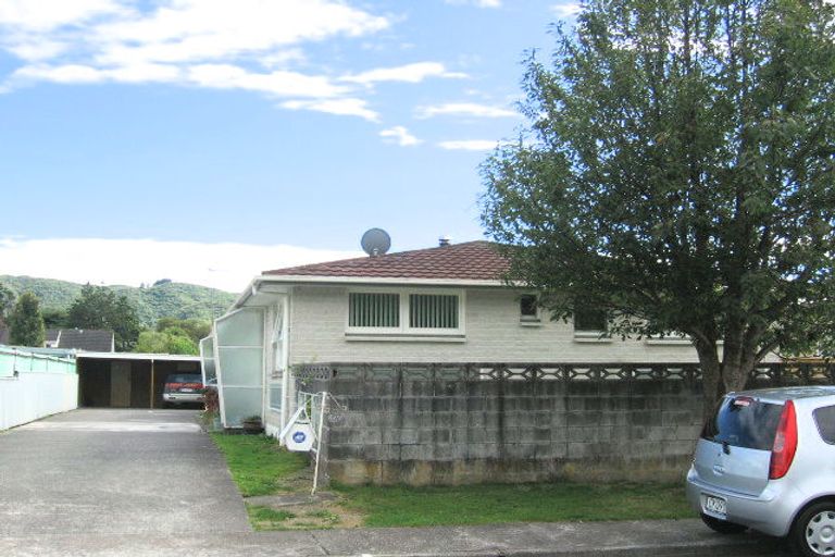 Photo of property in 1/17 Oregon Drive, Maoribank, Upper Hutt, 5018