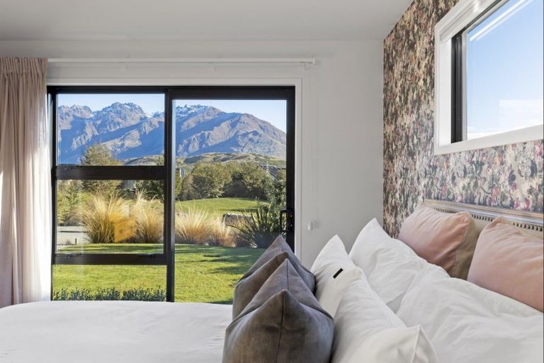 Photo of property in 17 Mcadam Drive, Jacks Point, Queenstown, 9371