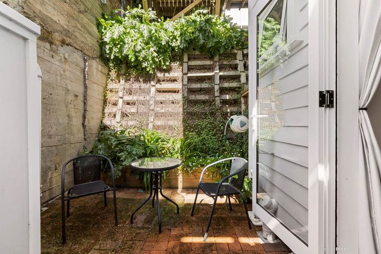 Photo of property in Pirie Street Townhouses, 20/35u Pirie Street, Mount Victoria, Wellington, 6011
