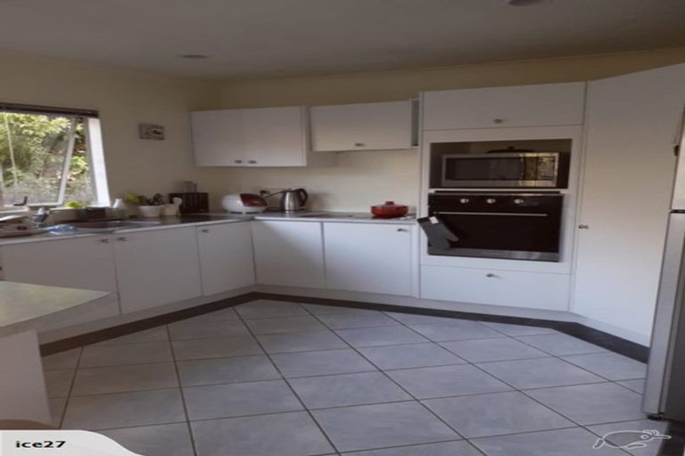 Photo of property in 5 Tyrico Close, Unsworth Heights, Auckland, 0632